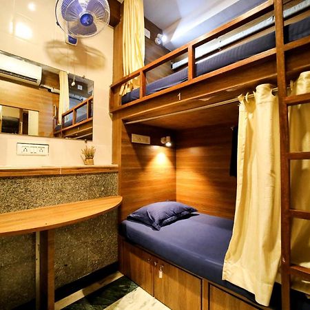 Maple Social Hubz-Hostel Mumbai Exterior photo