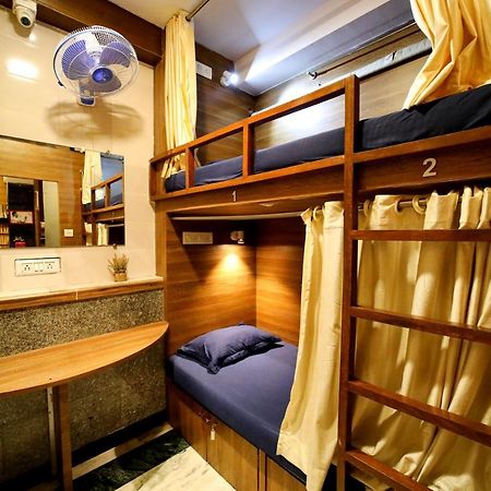 Maple Social Hubz-Hostel Mumbai Exterior photo