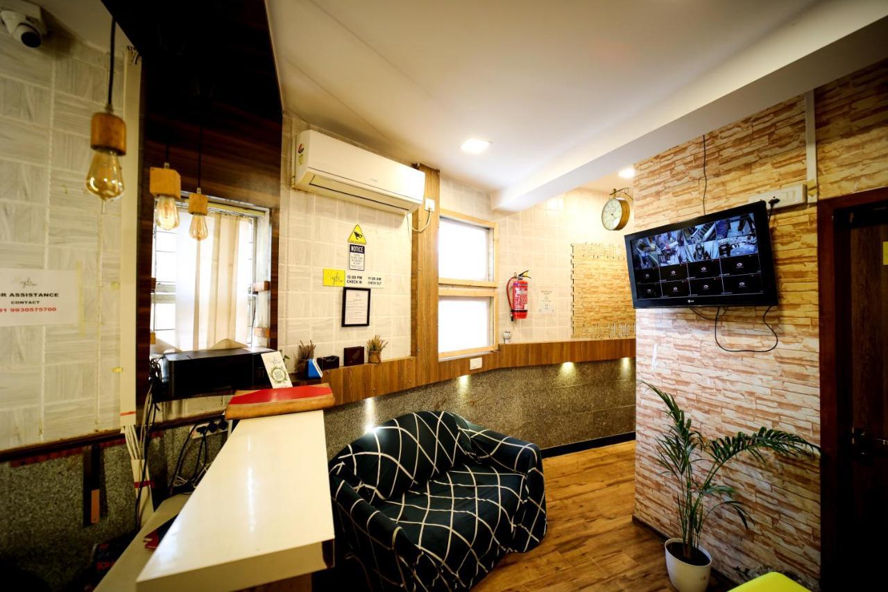 Maple Social Hubz-Hostel Mumbai Exterior photo
